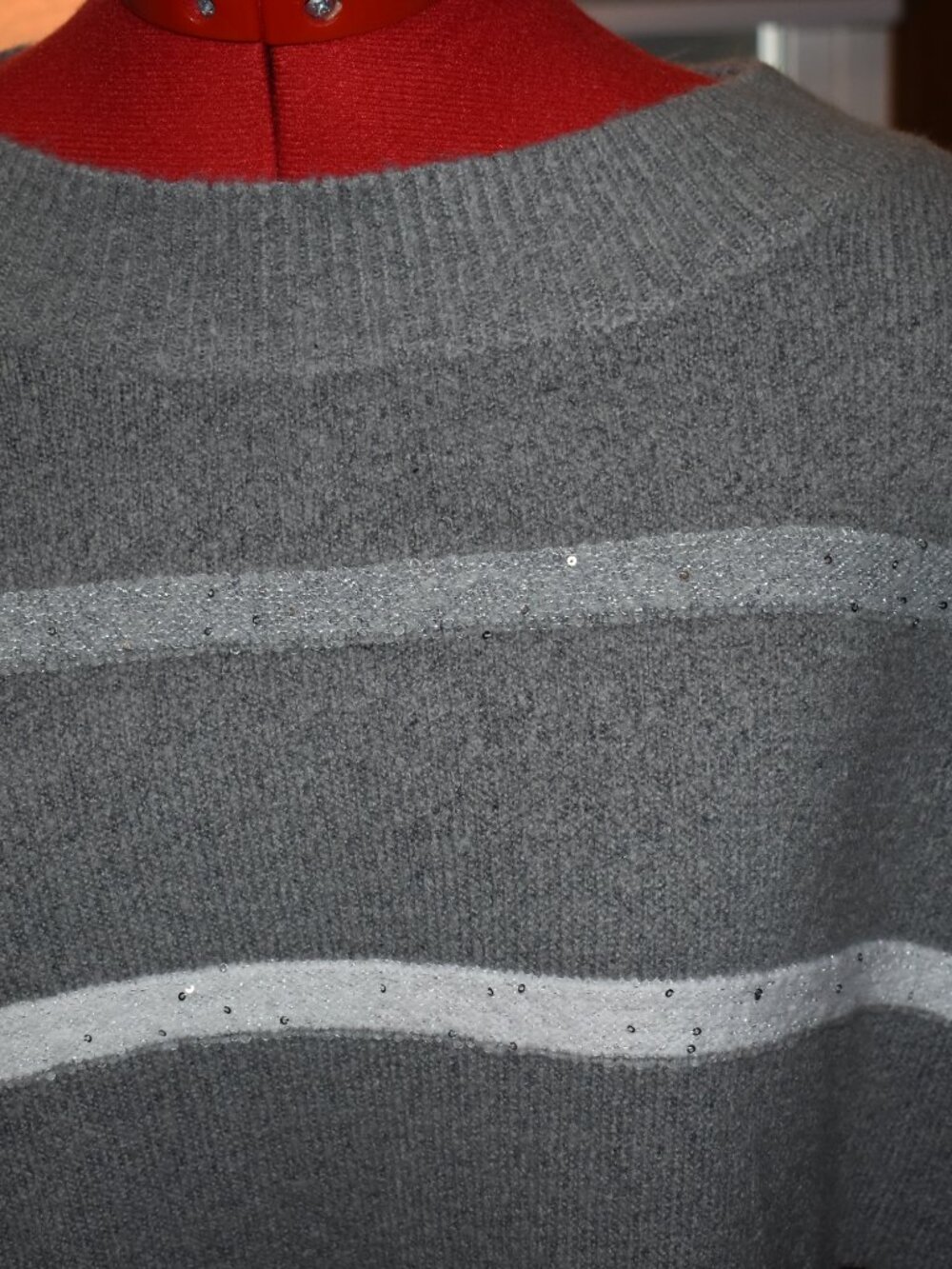 sweater - Picture 2 of 5